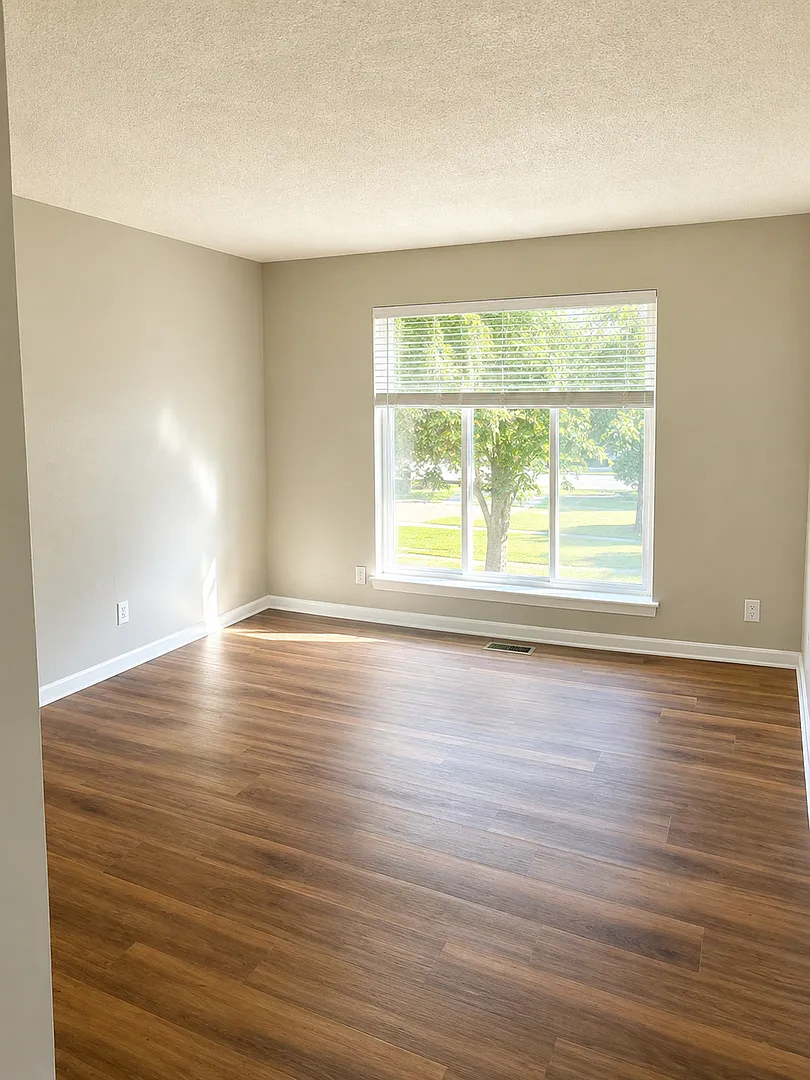 3343 Gleason Dr — Photo 2