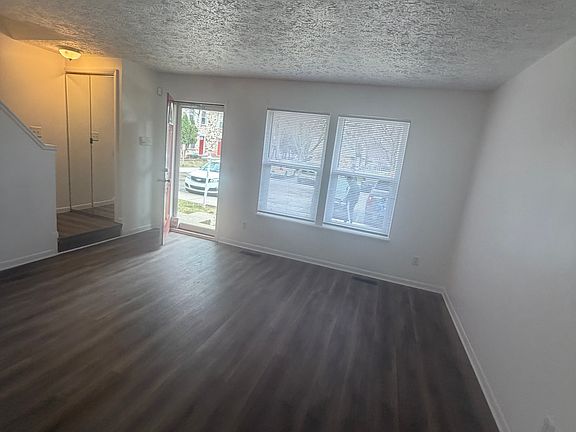 3rd image of 1747 Maisonette Dr