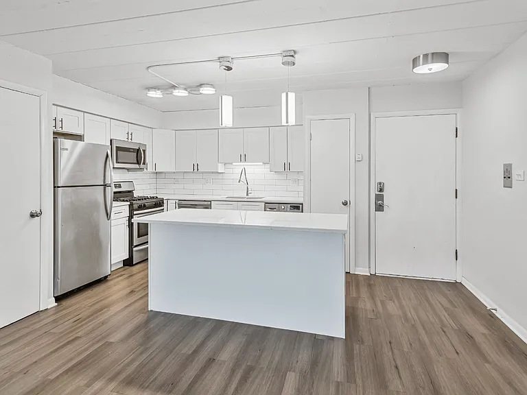30 S Spring Ave #105 — Photo 3