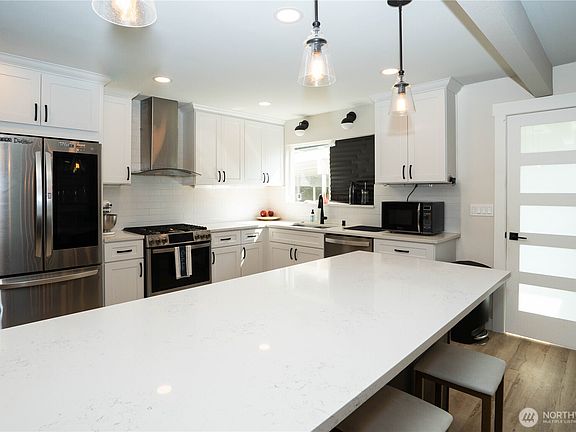 5th image of 18830 108th Avenue SE