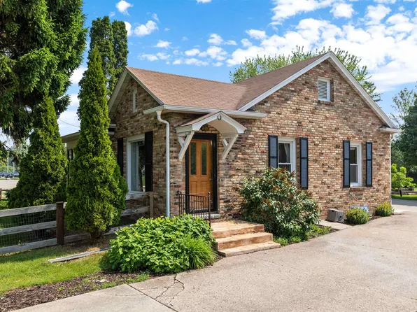 2736 Harrison St, Oshkosh, WI 54901