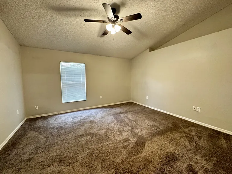 850 Welch Hill Cir — Photo 10