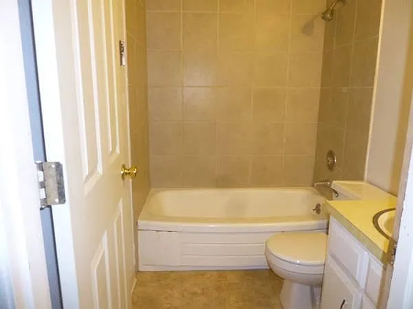 3217 Grand Blvd — Photo 11