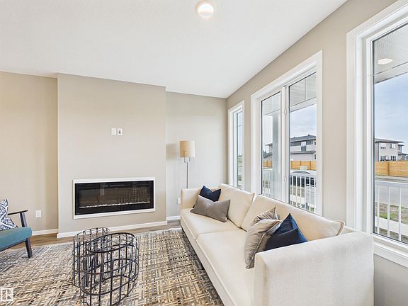 2nd image of 1098 McLeod Ave