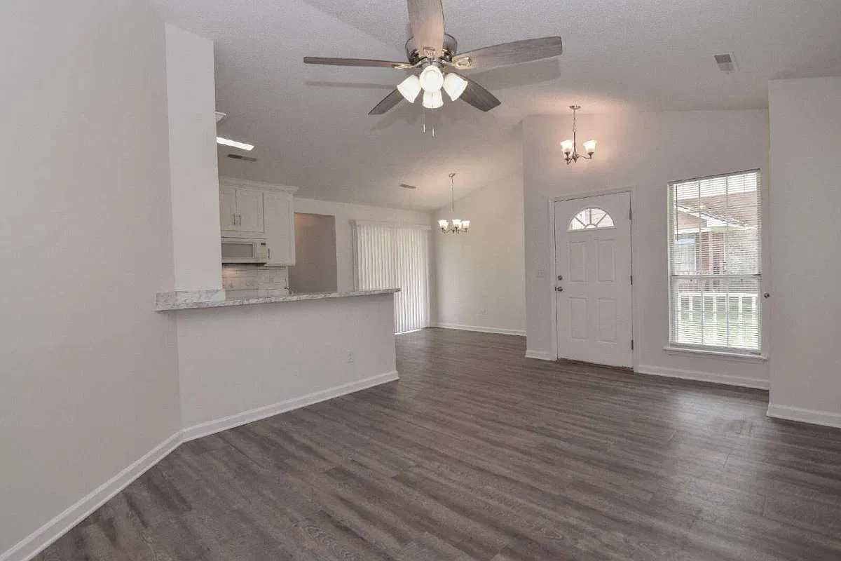9513 Raven Dr in Ladson, SC 29456 — Photo 4