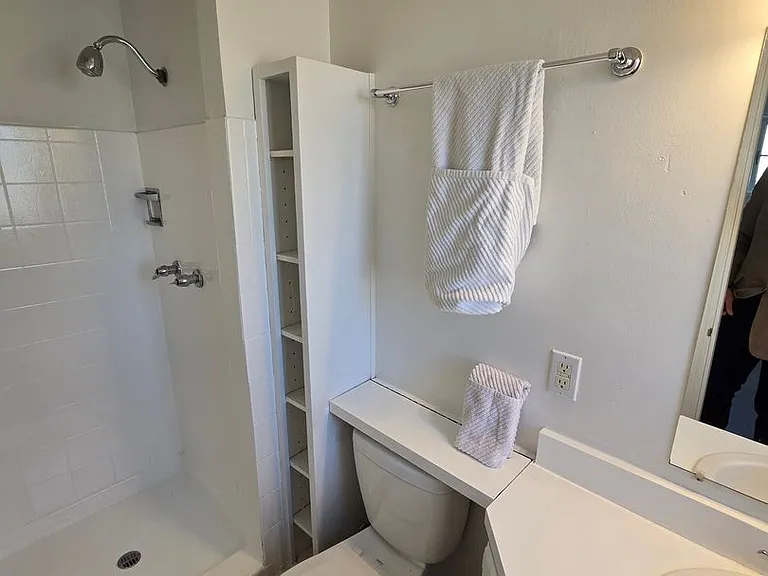 825 Monroe St NE — Photo 6