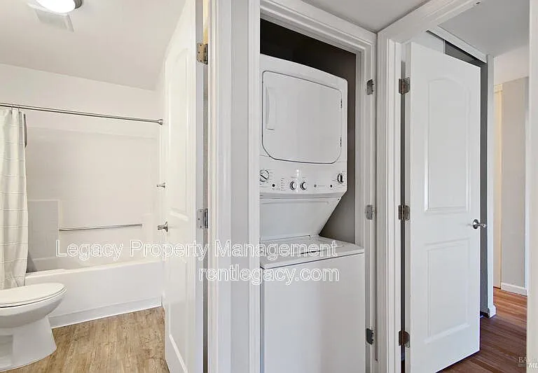 145 Glenwood — Photo 14