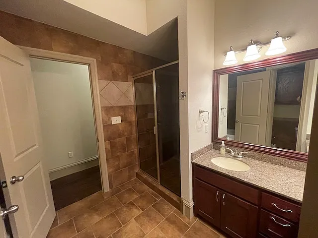 102 N Locust St — Photo 9