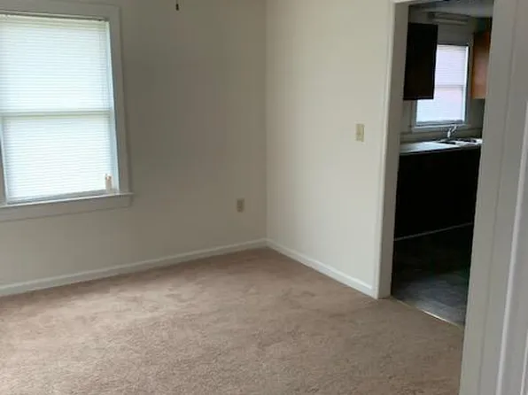 104 S Raleigh St, Greensboro, NC 27401