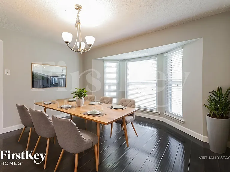 1309 Monterrey Dr — Photo 8