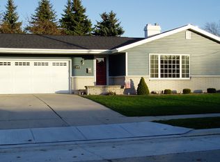 1625 Atlanta Cir, Manitowoc, WI 54220