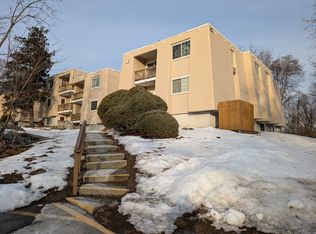 509 Fox Run Ln, Carmel, NY 10512