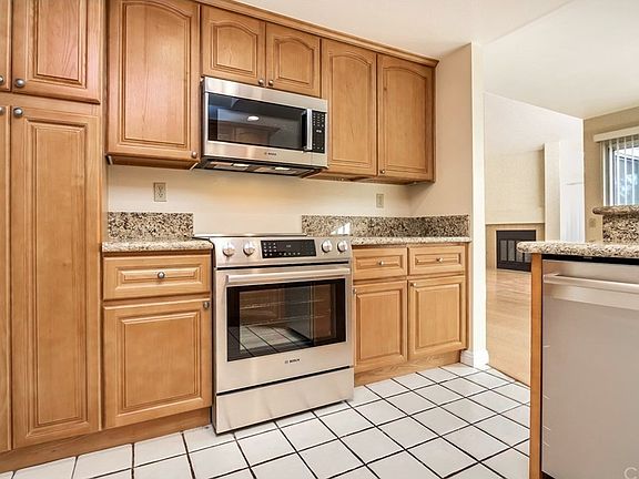 4th image of 341 Stanford Ct #26