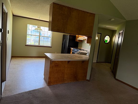 3rd image of 901 Lakeside Dr