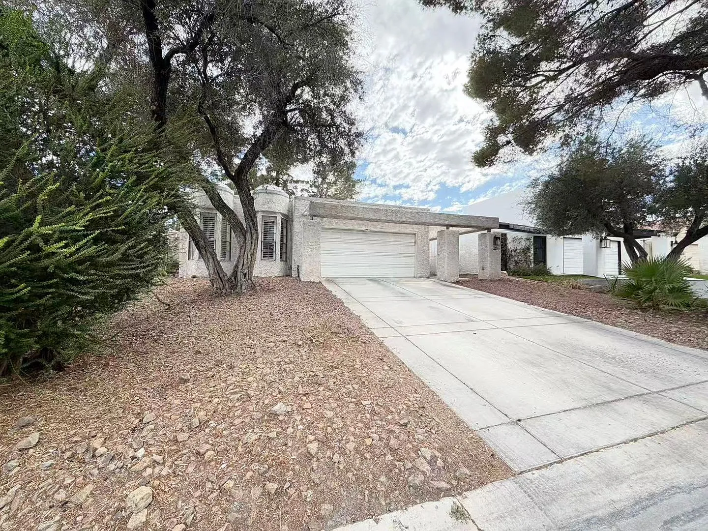 Top Notch Guarded Golf Gourse Community — Photo 2