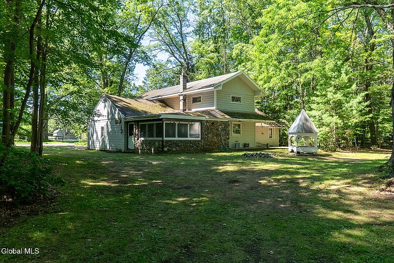 2nd image of 323 Emmett Street