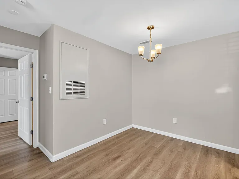 Nevin Place Apartments — Photo 35