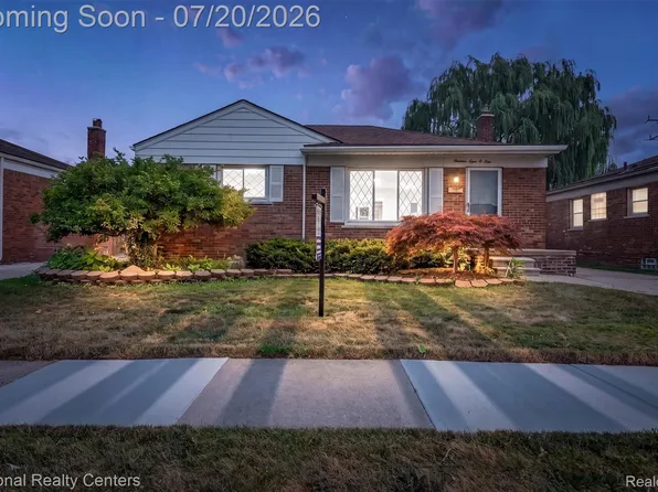 19801 Alger St, Saint Clair Shores, MI 48080
