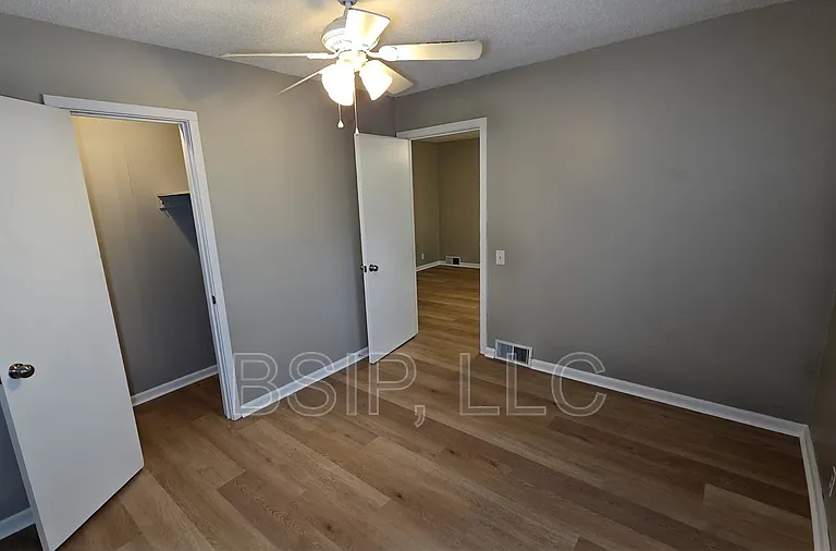 1141 NE Chester Ave #2 — Photo 11
