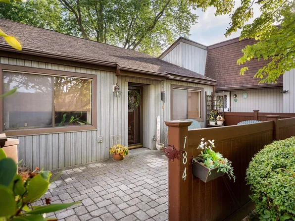184 Strathmore Gate Drive #184, Stony Brook, NY 11790