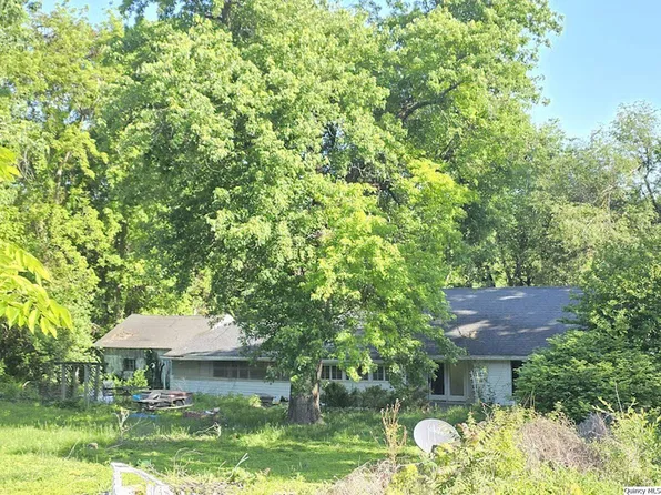 1715 N 4th St, Quincy, IL 62301