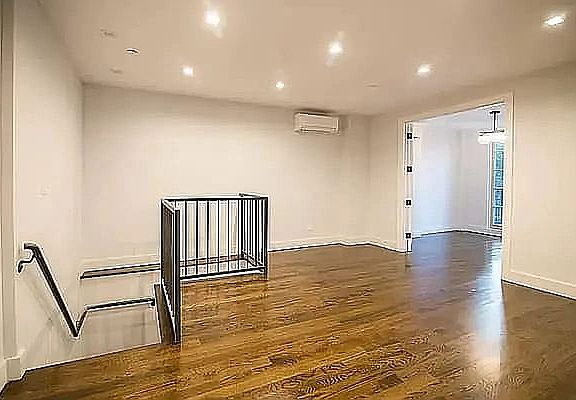 3rd image of 379 Sumpter St #1LL