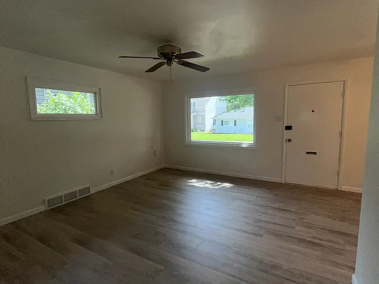1007 Lindemann Rd — Photo 6