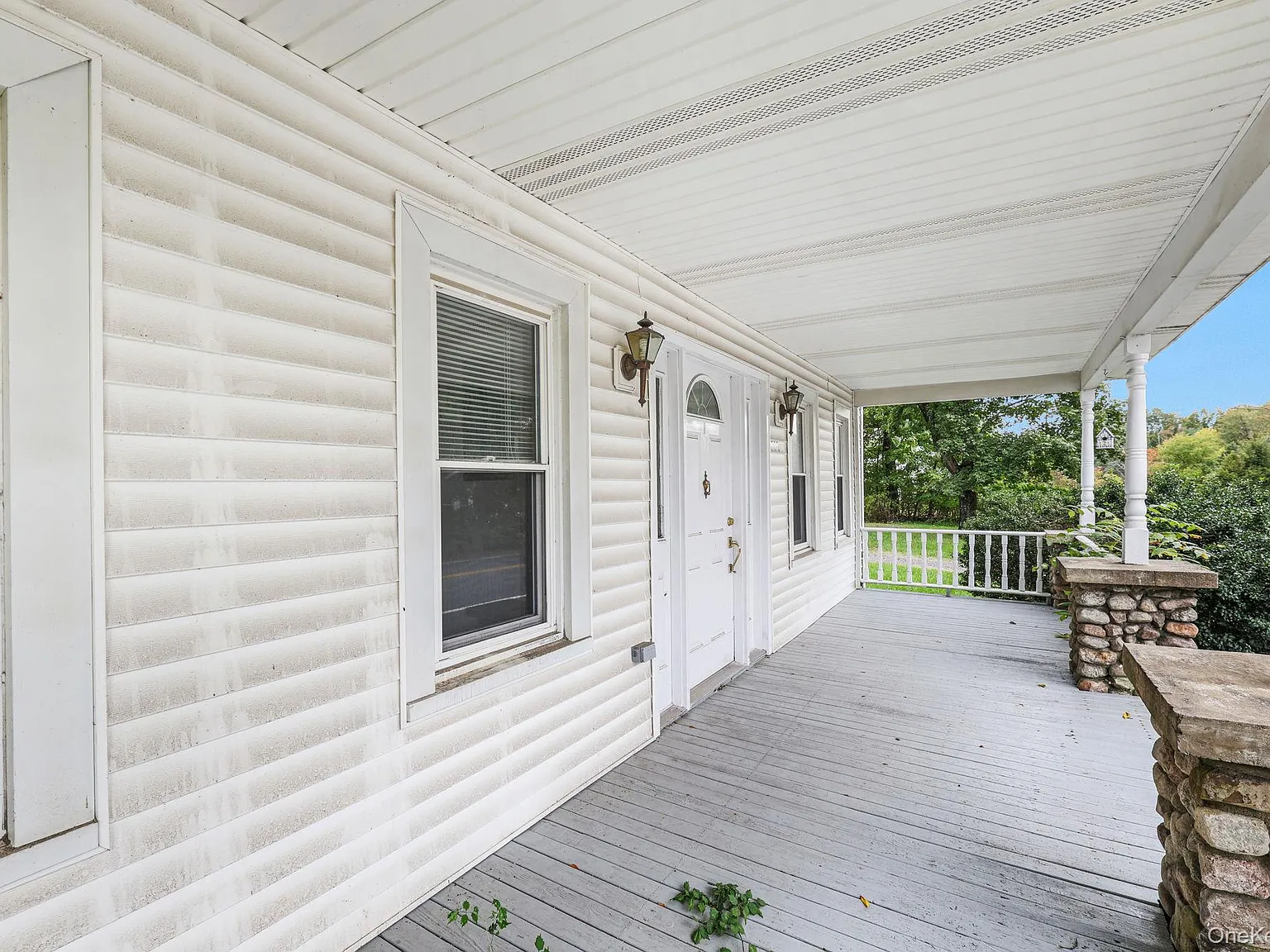 4 bed, 2.5 bath, 2058 sqft, $2,900 — Photo 4