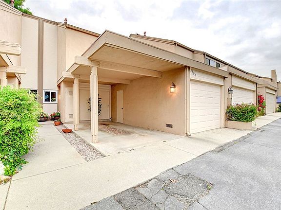 3rd image of 3709 Towne Park Cir