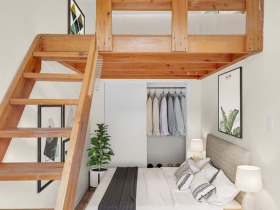 3rd image of 22 W 90th St APT 4R