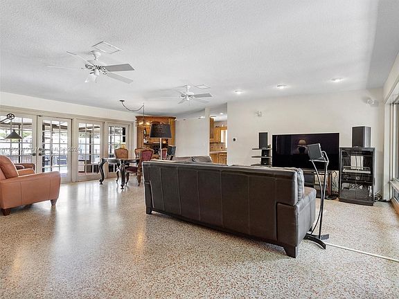 4th image of 2431 Key Largo Ln