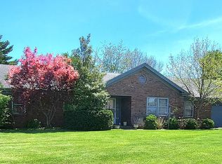 1524 Green Hills Rd, Lexington, KY 40505