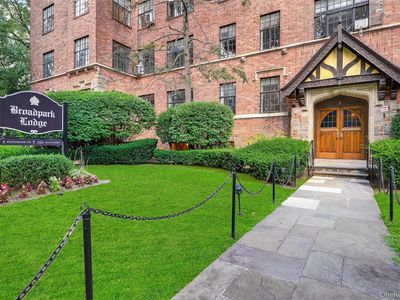 2 Westchester Avenue #3Q, White Plains, NY, 10601
