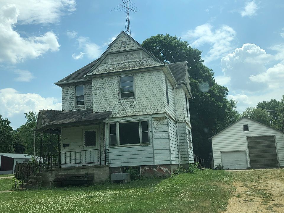 2nd image of 304 W Spruce St