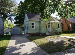 643 10th St NE, Mason City, IA 50401