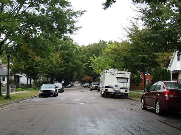 4th image of 993 James Ave