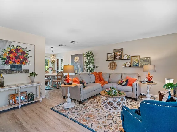 701 Highland Dr SW, Vero Beach, FL 32962