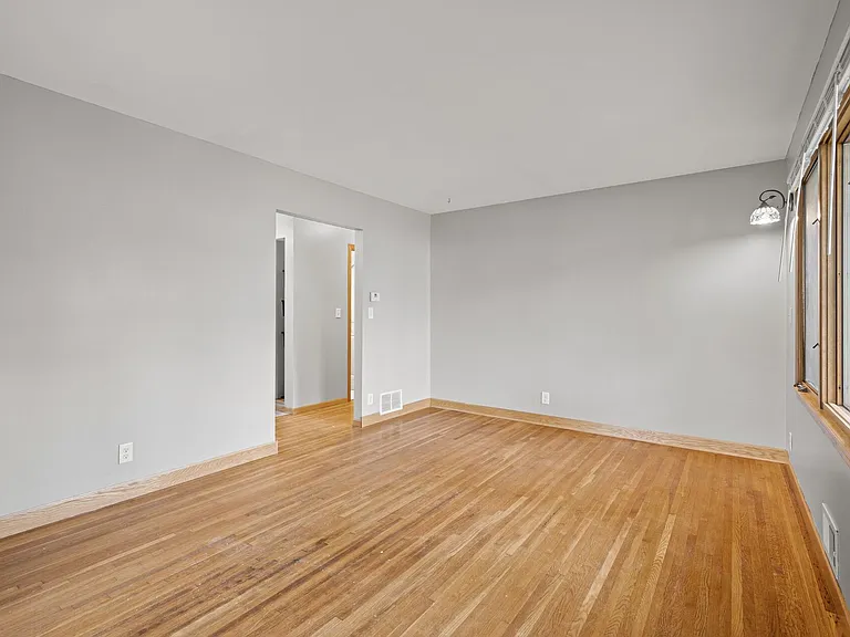 1711 Rose Pl — Photo 11