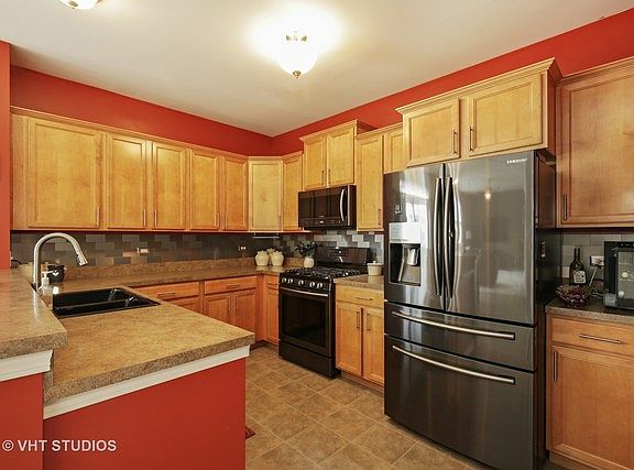 3rd image of 1834 Woodside Dr