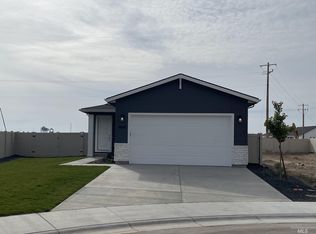 6055 W Fireline Ct, Meridian, ID 83646