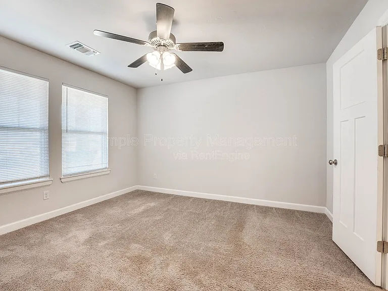 608 Blue Fish Ct — Photo 4