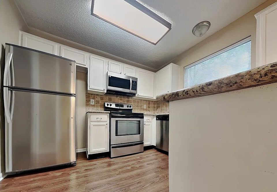 1st image of 23815 99th Ave S
