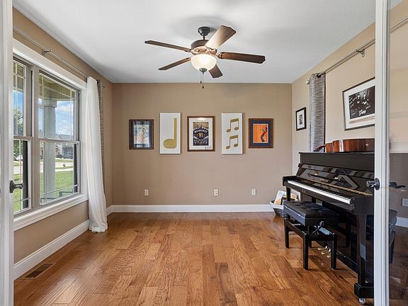 4th image of 1705 Oliger Dr