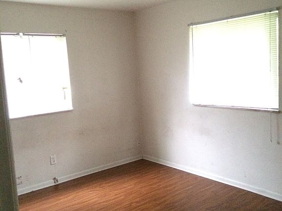 5th image of 5701 E 40th St