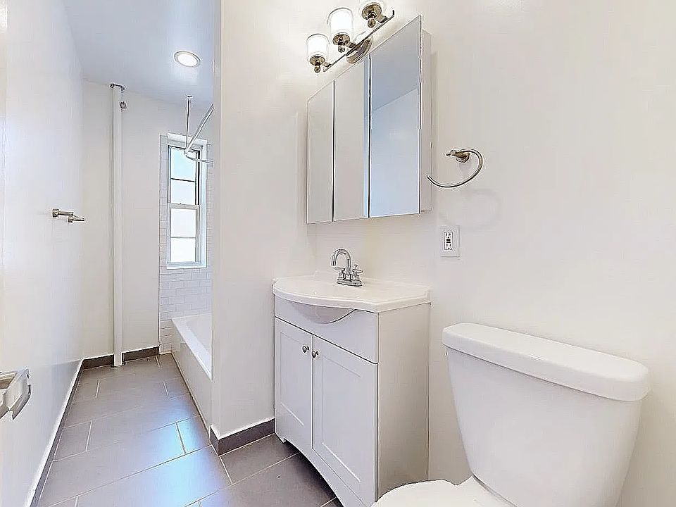 1st image of 4740 Broadway #Cb51