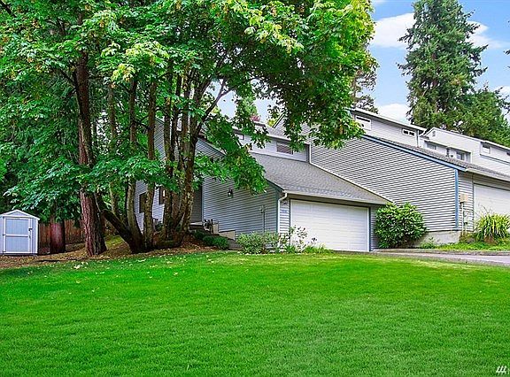 Best lot in the community! End unit bordering community green space that HOA maintains. Private and serene. Room to breathe!