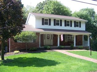 1033 Mountain View Dr, Greensburg, PA 15601