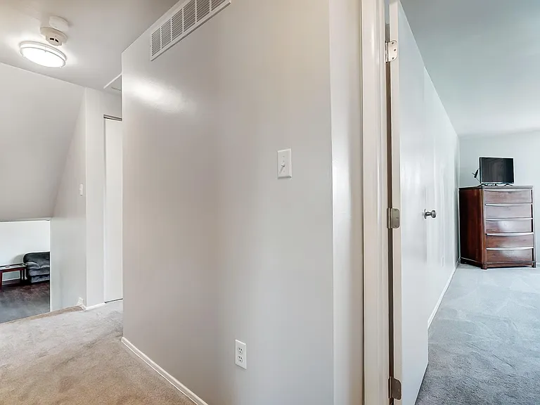 4216 Silver Oak St — Photo 33
