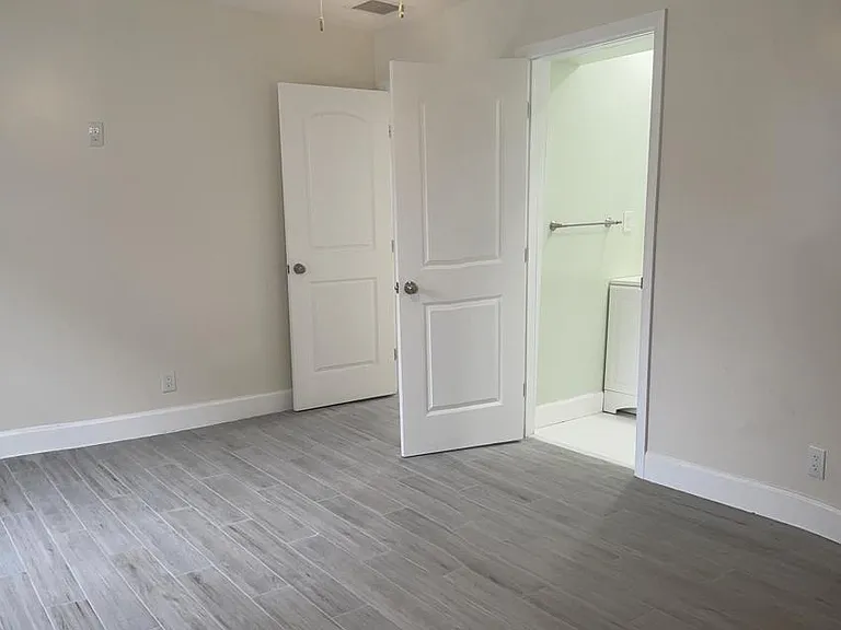 3402 Greenwood Ave — Photo 6