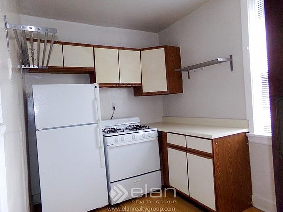 2nd image of 1137 Oak Ave APT 2E